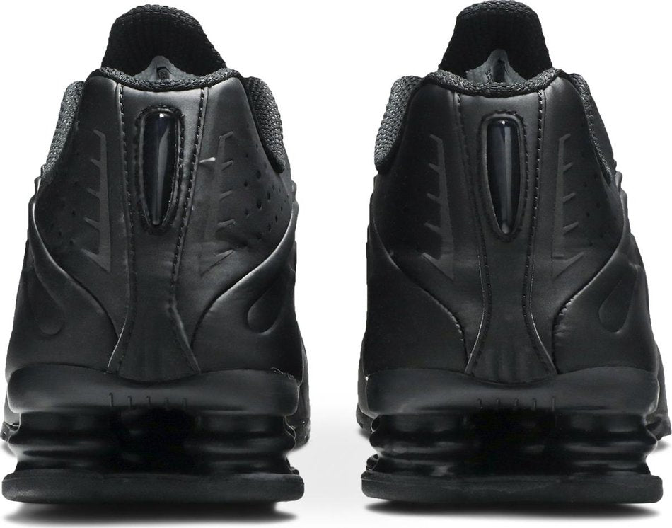 Shox R4 'Triple Black' 104265-044